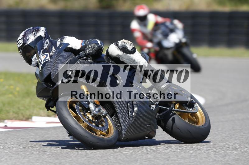 Archiv-2025/48 25.08.2025 Cornu Master School ADR/rot-rouge/42